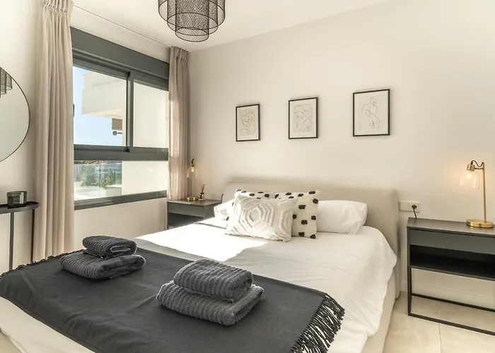 Ar 17 South Bay Apartamento Estepona